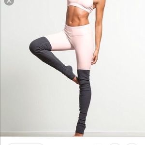 Ballet Pink with Gray Alo Goddess Legging